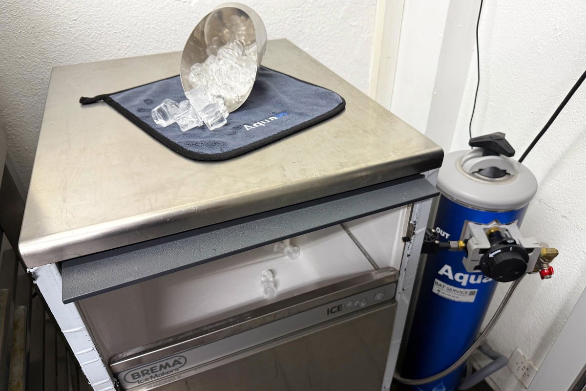 Aquain Wasserenthärter an einer Gastro-Eismaschine (Kundeneinsatz)